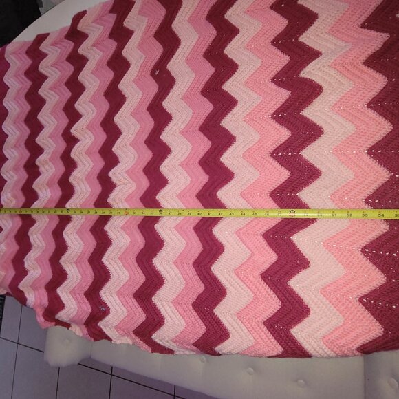Handmade Crochet Afghan Throw Lap Blanket Zig Zag Ripple Pattern Chevron - Picture 5 of 11